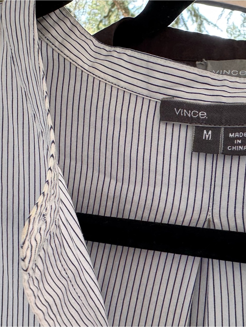 Lot: 2 Vince shirts, medium - Picture 5 of 10